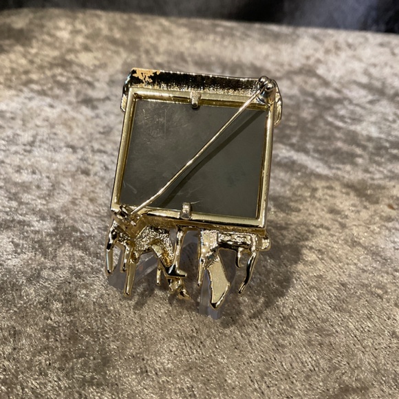 Vintage AJC Mirrored Cafe Gold Tone Pin - Picture 2 of 2